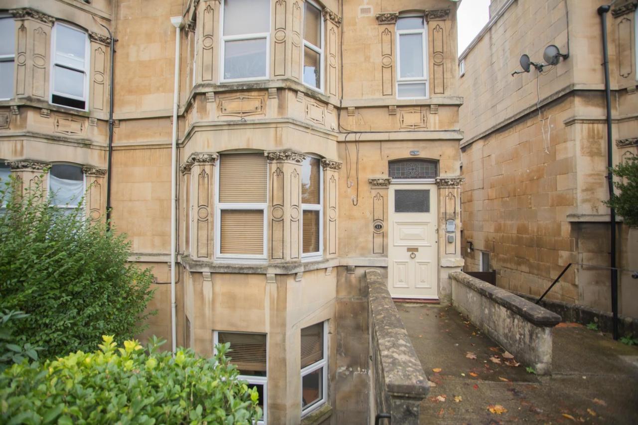 Spacious Apartments Bath Exterior photo